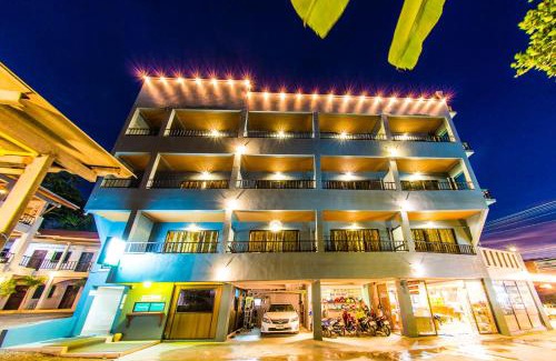 Khuekkhak House | Discover Srichada Hotel Khaolak with Kitchen Amenities