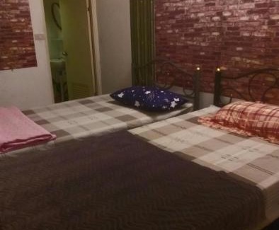 Ayutthaya House | Discover Srikrung Guesthouse: Pet-Friendly Stay with Dining
