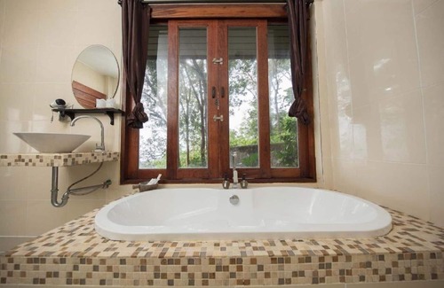 Ko Lanta Villa | Seaside Retreat at Srilanta Villa with Breakfast Included