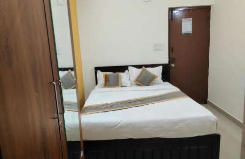 Krishnarajapura Hotel | Srinath stays