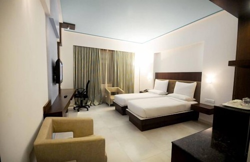 Hampankatta Hotel | Discover Srinivas Saffron Hotel with Family-Friendly Amenities