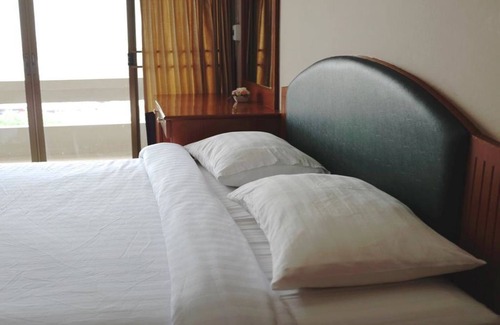 Phlabphla Hotel | Discover Sripajak Mansion: Highly Rated with Spa & Kitchen