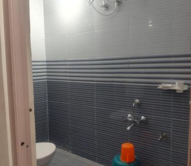 Narasapura Hotel | Sripavani Comforts