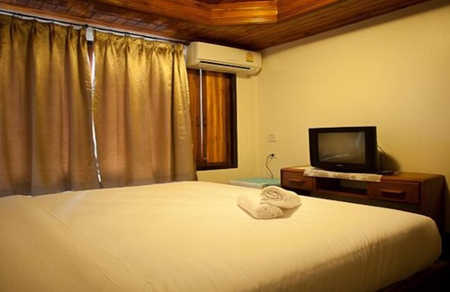 Cha-am Hotel | Discover Srisawat Resort with Pool and Family Amenities