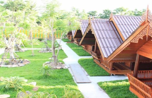 Cha-am Hotel | Discover Srisawat Resort with Pool and Family Amenities