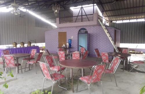 Sarnath House | Discover Srishti Shelter: Family-Friendly with Breakfast!