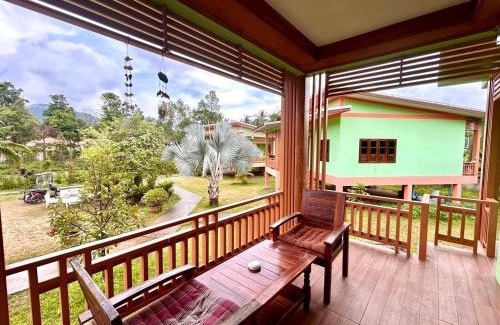 Ko Pha-ngan House | Budget-Friendly Stay at Srisook Resort with Breakfast Included