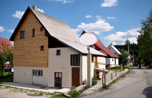 Zabljak House | Cozy Srna Chalet - Enjoy Breakfast and Relax in Hot Tub