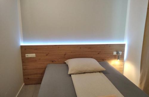 Reutlingen House | Family-Friendly Rooms 118 & 119 in the Heart of Downtown