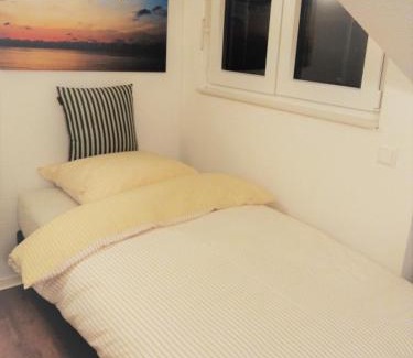 Leinfelden-Echterdingen House | Budget-Friendly Stay at Sroom Stuttgart Flughafen Messe