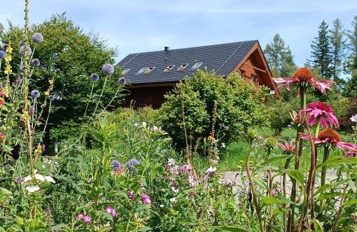 Svinna Apartment | Top-Rated Srub Javorná - Family & Pet-Friendly Retreat