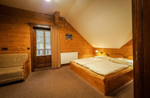 Destne v Orlickych horach House | Discover Srub Karolina: Family-Friendly Stay with Breakfast