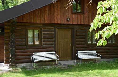 Vrchlabi Cabin | Charming Cherry Trees Cabin - Pet & Family Friendly Stay