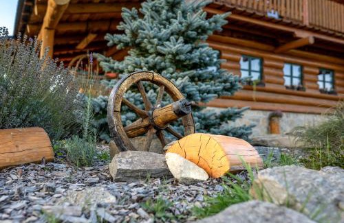 Benesov nad Cernou House | Idyllic Srub Pohodář: Pet-Friendly Retreat in Novohradské