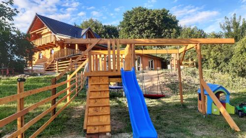 Nemotice House | Experience Comfort at SrubNemo - 4-Star Family Retreat