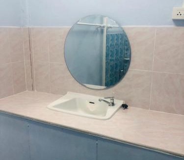 Bang Phli Apartment | Budget-Friendly SS GUESTHOUSE with Family Amenities