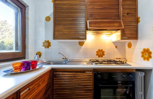 La Pelosa Villa | Villa Pelosa: Family-Friendly Retreat with Pet Amenities