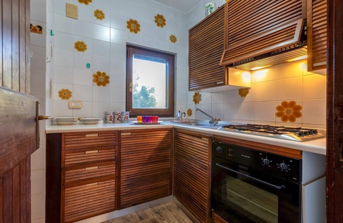 La Pelosa Villa | Villa Pelosa: Family-Friendly Retreat with Pet Amenities