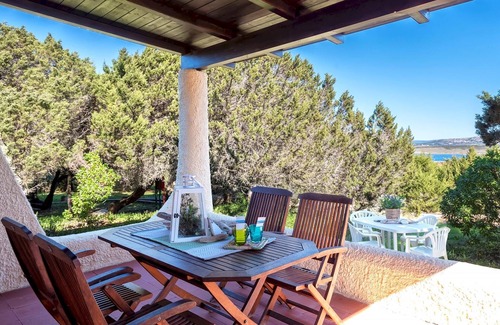 La Pelosa Villa | Villa Pelosa: Family-Friendly Retreat with Pet Amenities