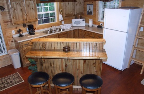 Spencer Cabin | Cozy Cabin Retreat on Cumberland Plateau - Guest Rated 10/10