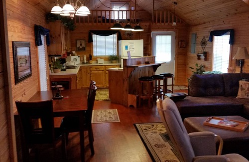 Spencer Cabin | Cozy Cabin Retreat on Cumberland Plateau - Guest Rated 10/10