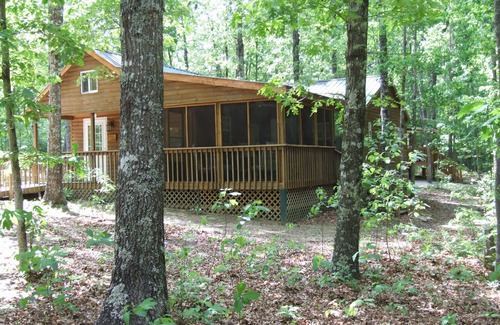 Spencer Cabin | Cozy Cabin Retreat on Cumberland Plateau - Guest Rated 10/10