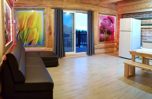 Boryeong Condo | Discover SSE Log Town: Family-Friendly with Pool & Breakfast