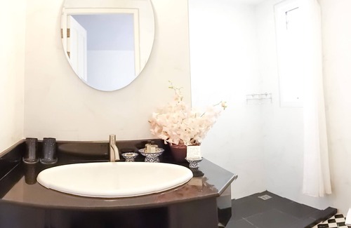 Khao San Hotel | Discover SSIP Boutique Dhevej Bangkok - Top-Rated Retreat!