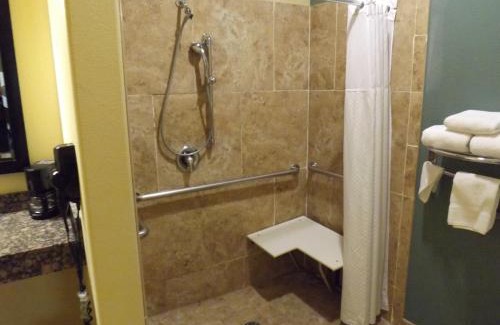 Kilgore Hotel | Discover Sunriser Inn: Pet-Friendly 4-Star Retreat