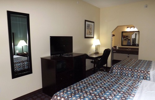 Kilgore Hotel | Budget-Friendly Stay at Sunriser Inn with Breakfast Included