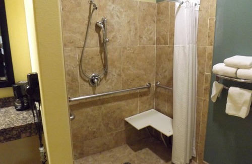 Kilgore Hotel | Budget-Friendly Stay at Sunriser Inn with Breakfast Included