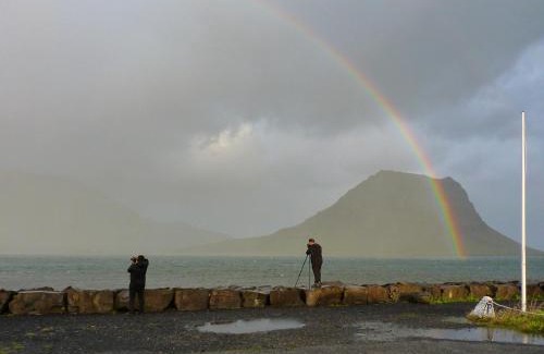 Grundarfjordur Bed & Breakfast | Cozy Stöð Guesthouse with Ocean Views and Family Amenities