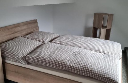 Grossposna Apartment | Cozy Störmthal Ferienwohnung with Oceanfront Views