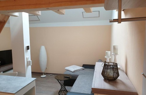 Grossposna Apartment | Cozy Störmthal Ferienwohnung with Oceanfront Views