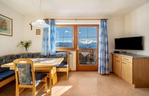 San Genesio Atesino Apartment | Experience Stücklhof Wohnung Rose: Family & Pet Friendly Stay