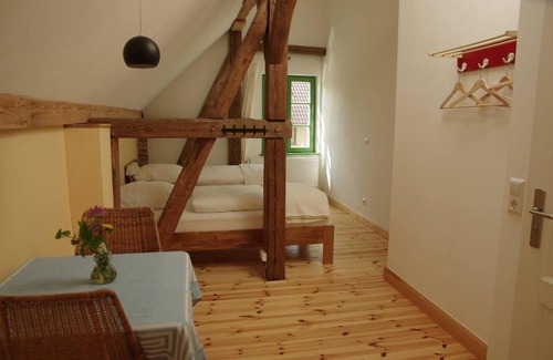Brueck Bed & Breakfast | Cozy Stützpunkt Trebitz: Child-Friendly Stay on Europaradweg R1