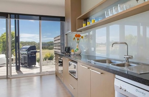 Fingal Apartment | Oceanfront St Andrews Beach Apartment with Family-Friendly Perks