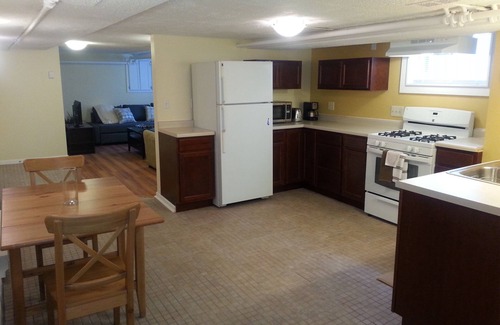 St. Anthony Park Apartment | Comfortable St. Anthony Park 2-Bedroom with Pool & Spa