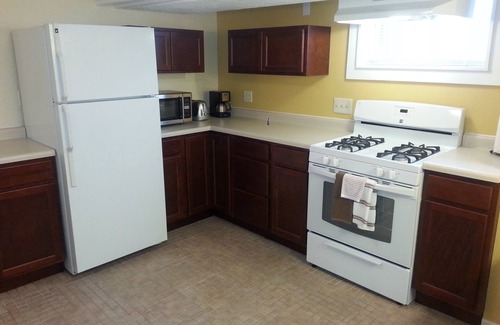St. Anthony Park Apartment | Comfortable St. Anthony Park 2-Bedroom with Pool & Spa