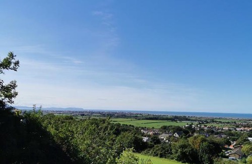 Meliden Apartment | Family-Friendly St Bernard's Lodge - Guest Rated 9/10