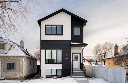 Winnipeg House | St. Boniface: Elegant 3-Bedroom Retreat with Parking