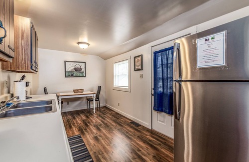 St. Charles Historic District House | Inviting St. Charles 1860's Gem - Perfect for Families!