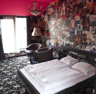 Binnenstad Hostel | Discover St Christophers Inn at The Winston with Pool & Dining