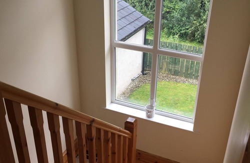 Bushmills Cottage | Top-Rated St Columbs Cottages No. 2 with Breakfast & Kitchen
