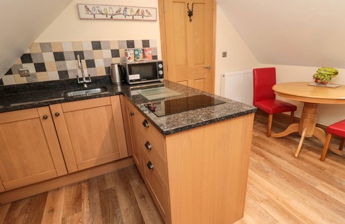 South Charlton Cottage | Relax at St. Cruz: Poolside Retreat in Embleton