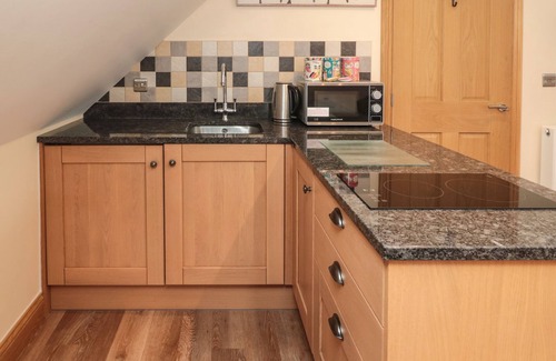 South Charlton Cottage | Relax at St. Cruz: Poolside Retreat in Embleton