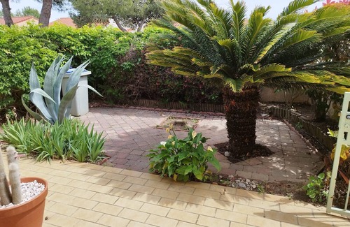 Saint-Cyprien Ski Chalet | St Cyprien air-conditioned house with private pool