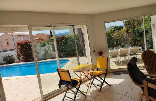 Saint-Cyprien Villa | Experience the Splendor of St Cyprien with Pool Access