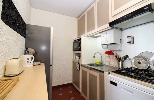 Saint-Cyprien Plage Apartment | Scenic St Cyp Port Views with Pet-Friendly Amenities