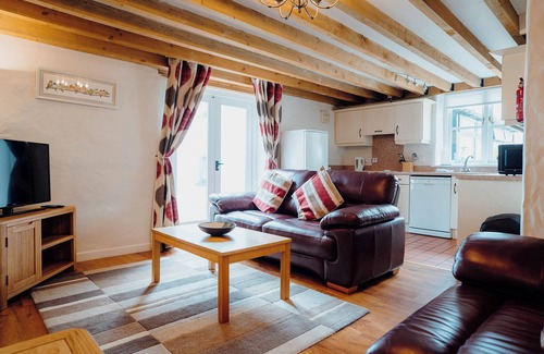 Lydstep Cottage | Spacious 3-Bedroom Retreat in Lydstep near Tenby